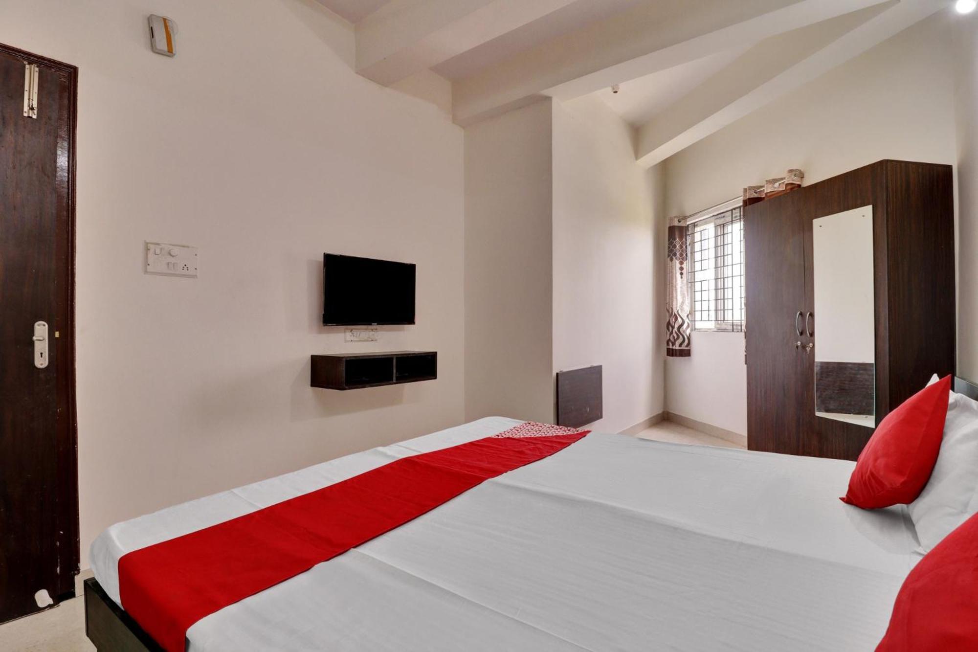 Hotel Millennium Comfort Бангалор Экстерьер фото