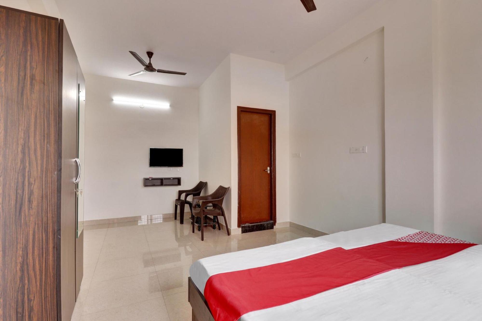 Hotel Millennium Comfort Бангалор Экстерьер фото