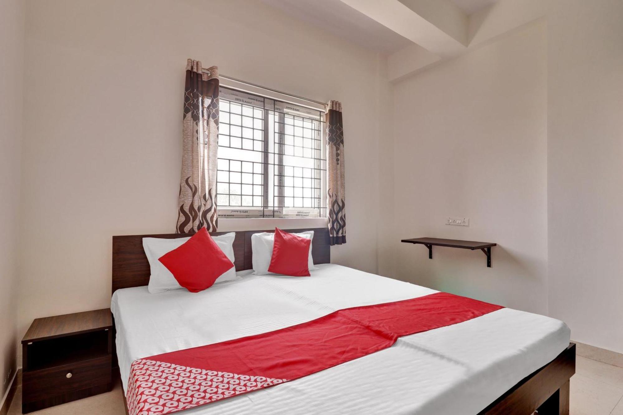Hotel Millennium Comfort Бангалор Экстерьер фото